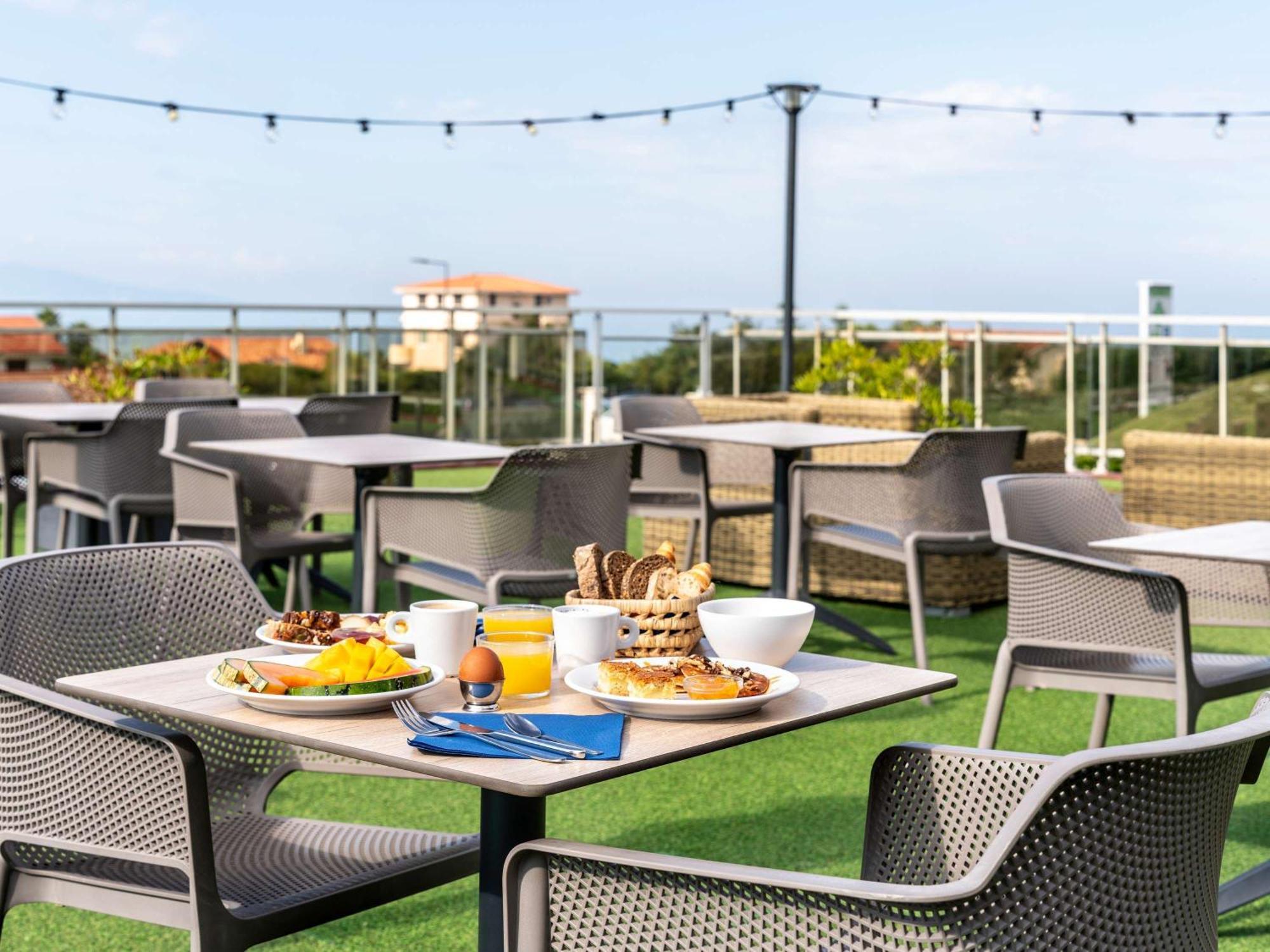 Ibis Styles Biarritz Plage Exterior photo
